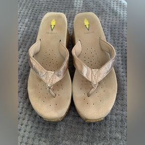 Woman Volatile Wedge Size 10.